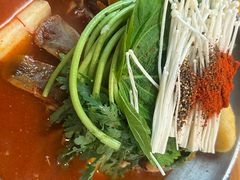 -喇喇排骨火锅·传统韩式脊骨汤(望京西园总店)