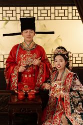 -雪中彩影婚纱摄影·微光艺术中心