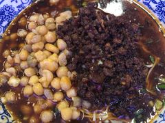 -渝之汇牛肉豌杂面