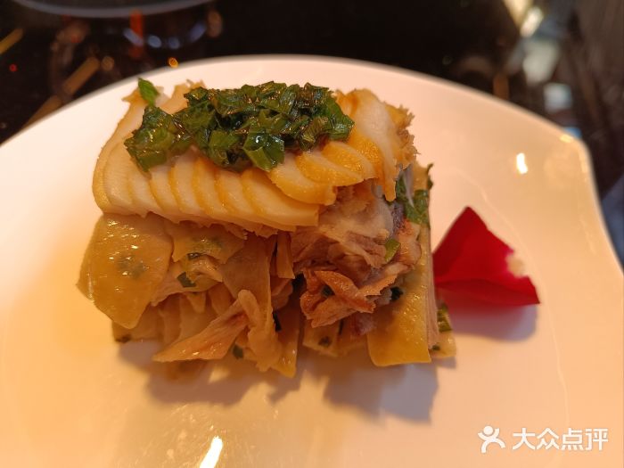 HOMES上海本帮菜(襄阳公园店)特色手撕咸鸡图片