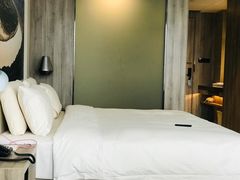 -榆林榆阳西路火车站亚朵酒店