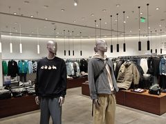 -URBAN REVIVO(上海中庚漫游城店)