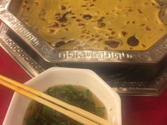 -山城年华老火锅(玉林店)