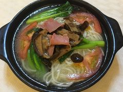 -山珍王国·云南野生菌石锅鱼