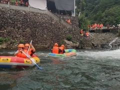 -安吉龙王山峡谷漂流