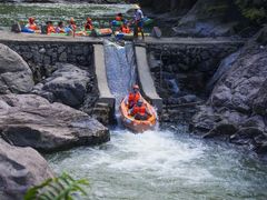 -安吉龙王山峡谷漂流