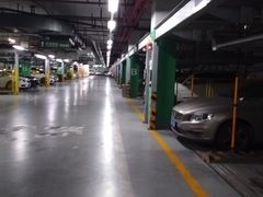 -上海喜玛拉雅酒店-停车场