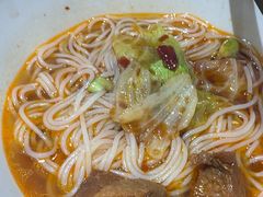 酸辣牛肉米线-老陶包子铺(南大西南村店)