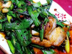 蒜苗回锅肉-易老妈蹄花.特色川菜(人民公园总店)