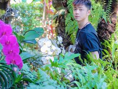 -Chom Cafe and Restaurant