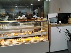 面包甜点陈列柜-洪小凡(钱塘明月店)