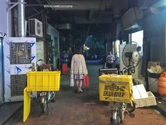 门面-威邵鸡煲(西华路总店)