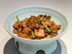 荆芥烧地锅豆腐-阿五黄河大鲤鱼(纬三路店)