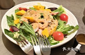 Fragrant Mango Fresh Shrimp Ice Plant Salad