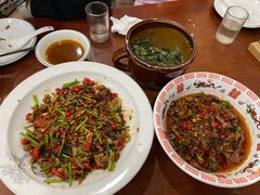 -湖南人家湘菜馆(镇江路店)