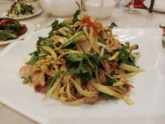 -喜乐餐厅•灯笼虾球首创者•本地小海鲜(二马路店)