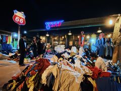 -席娜卡琳火车铁道夜市