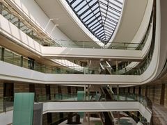 -上海滴水湖皇冠假日酒店