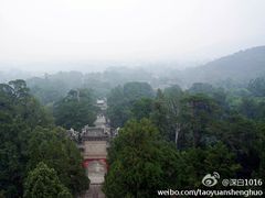 近山如碧，远山如迷，-碧云寺