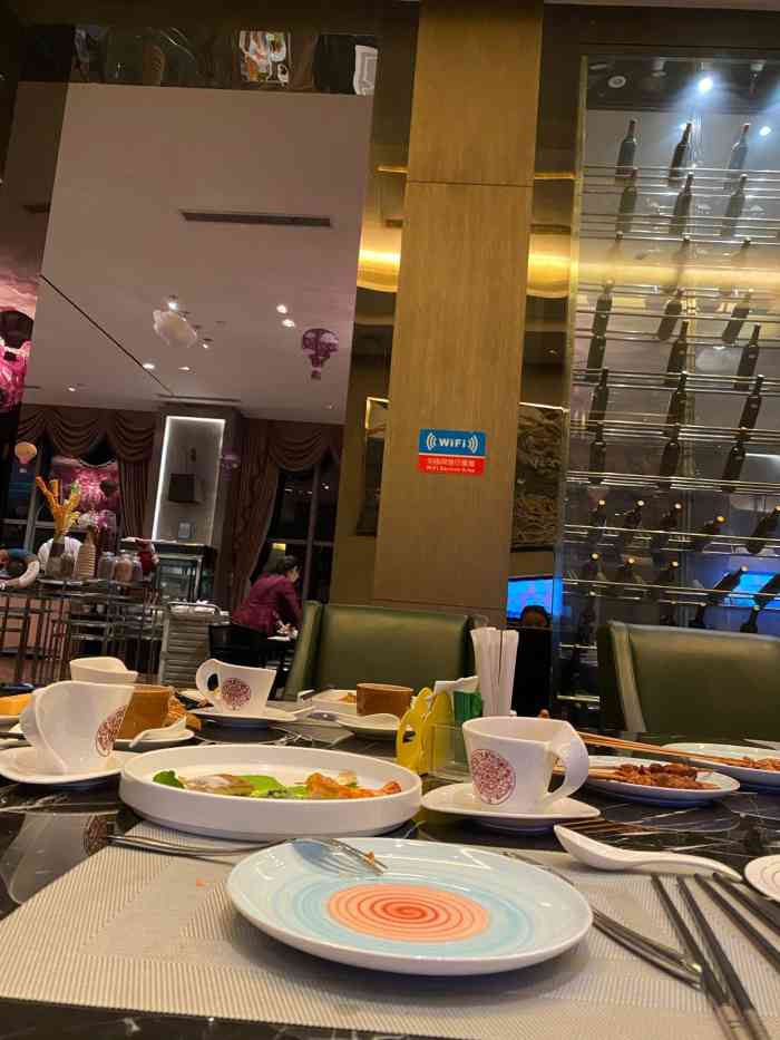华侨城武汉玛雅嘉途酒店自助餐厅-"疫情后第一次吃酒店自助餐吧?