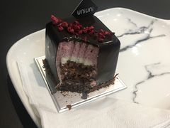 -UNI UNI(环亚凯瑟琳店)