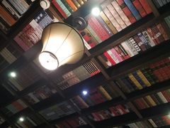 -钟书阁(松江泰晤士小镇店)