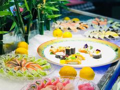 -亚洲国际大酒店·云顶阁旋转自助餐厅