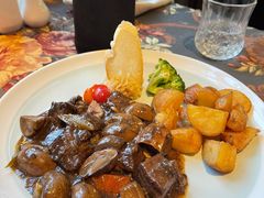 德式红酒烩牛肉配炸土豆-中山路壹号传奇club·啤酒花园餐厅