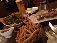 薯条，烤鸡翅，沙拉-宝莱纳啤酒花园餐厅PAULANER BRAUHAUS Nanjing(广州路店)