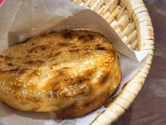 芝麻烧饼-穆得·老周家牛肉烧饼(普利街店)