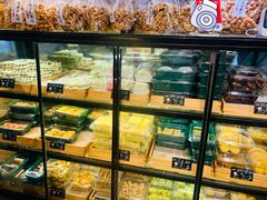 -宏发红西饼屋(天津路店)
