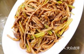 Celery and Bamboo Shoots Stir-Fry