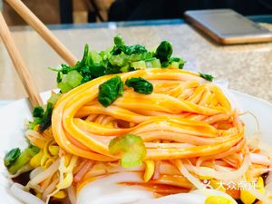 秦镇半济堂米皮店