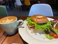 牛油果鸡肉贝果-VESH COFFEE(定西路店)