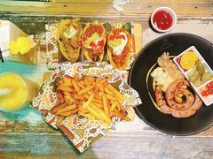 -Famous肥猫墨西哥音乐餐吧(五棵松华熙LIVE店)