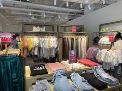 -URBAN REVIVO(北京斯普瑞斯奥特莱斯店)