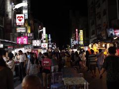 -六合夜市