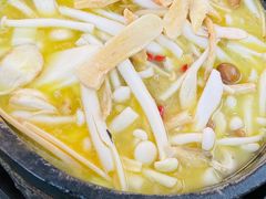 -南渝食府.墨脱石锅松茸鸡