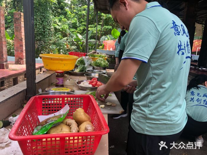 松山湖南湖湾露营营地图片