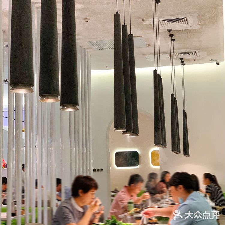 商场里的性价比椰子鸡✔️连喝了三大碗汤[偷笑]