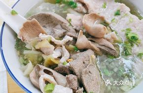 Pork Liver and Kidney Soup with Meat Paste and Tripe