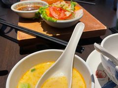 -大头虾越式风味餐厅(光明广场店)