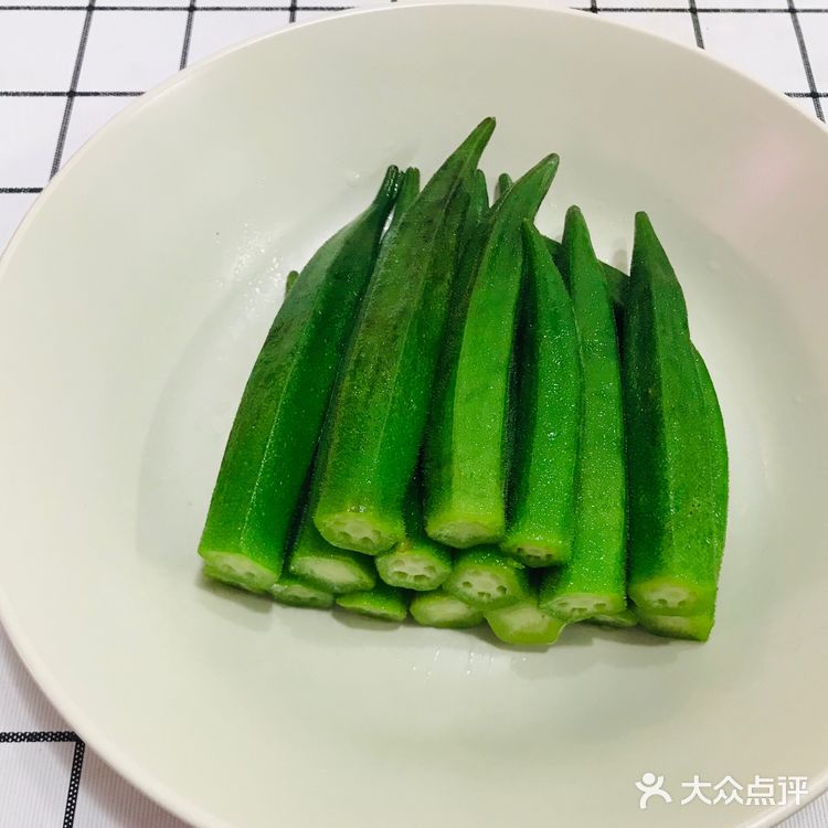 减肥又健胃肠的蒜蓉秋葵，一口停不下来！