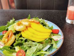 芒果牛油果大虾色拉-乐意坊Alla Torre意大利手工披萨(陆家嘴旗舰店)
