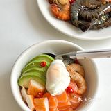 Share 快乐减脂｜三文鱼甜虾波奇饭🥙