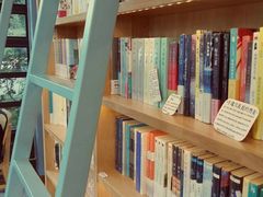 -猫的天空之城概念书店(杭州南宋御街店)