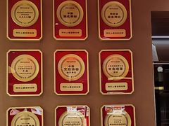 -阿瓦山寨·湘菜现炒·剁椒鱼头王(咸阳总店)