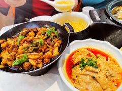 -阿瓦山寨·湘菜现炒·剁椒鱼头王(咸阳总店)