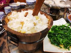 -石磨豆花家常菜·牦牛排土火锅