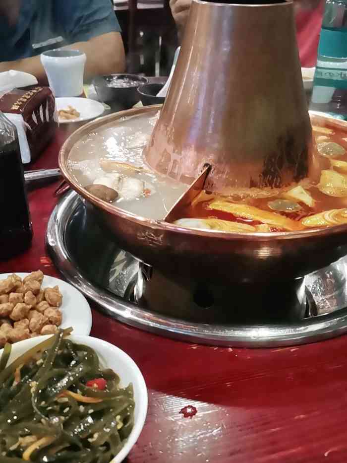 老北京炭火锅(定安店)-"上菜速度快,服务态度好,配菜也好吃,种类.